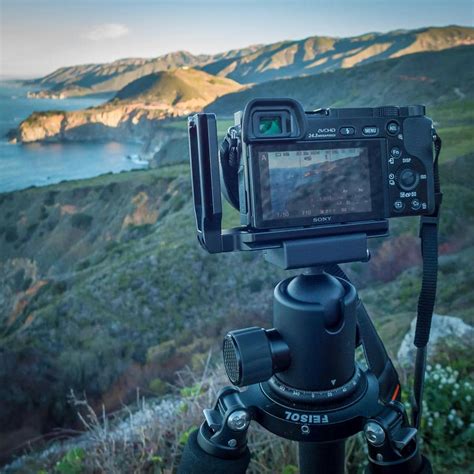 EVF vs OVF: Optical vs Electronic Viewfinder Battle.